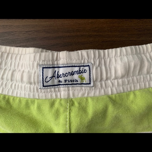 Abercrombie and Fitch Green and White shorts - Picture 3 of 4